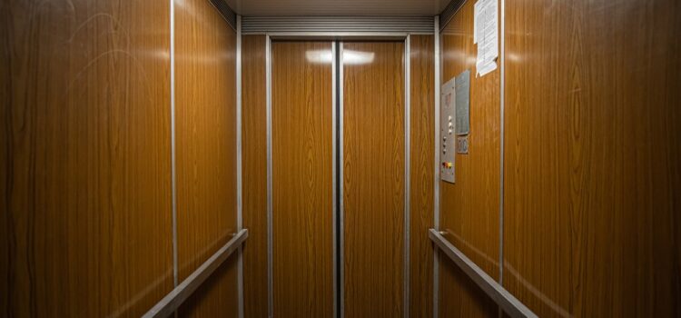 Kiedy konieczna jest wymiana windy na nową?